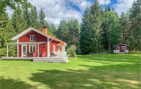 Awesome home in Västervik w/ 4 Bedrooms